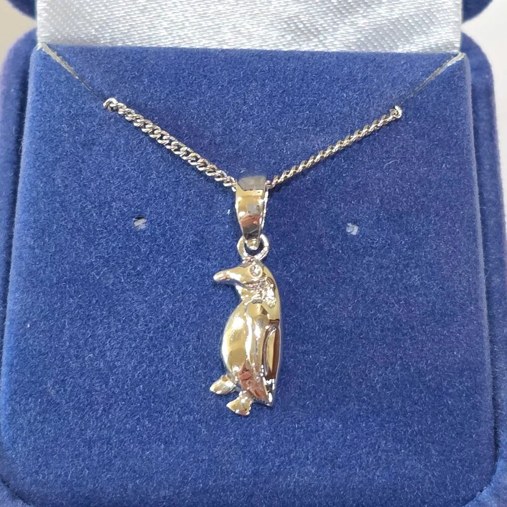 Vintage NIB Silver Penguin Pendant Silver Chain Necklace signed EDCO